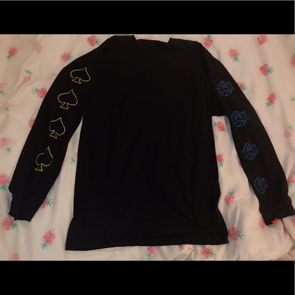 Two Vans long sleeve tees ( both medium ) - Picture 3 of 5